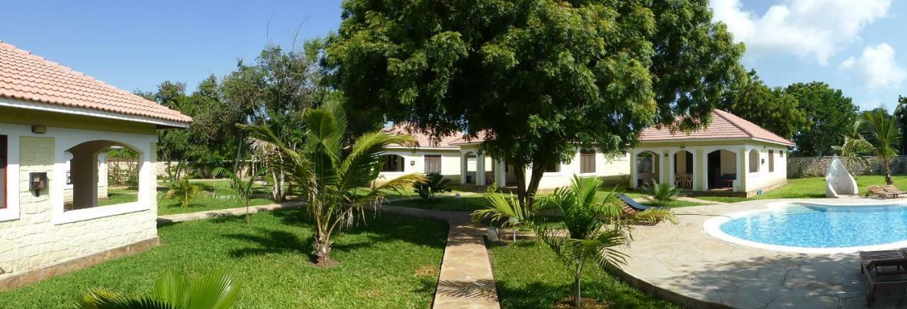 Safina Cottages Diani Beach Eksteriør bilde